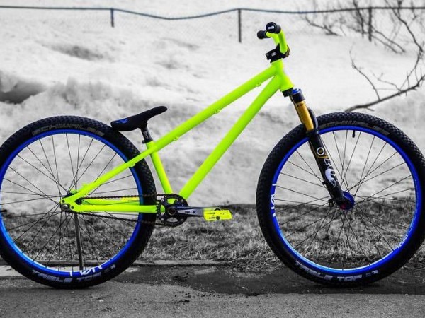 BikeCheck | Pivot Cycles 2015 custom yellow + Fork Fox 831-RLC
